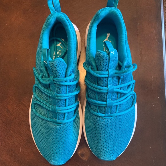 Women's Puma Trainers - Picture 5 of 8